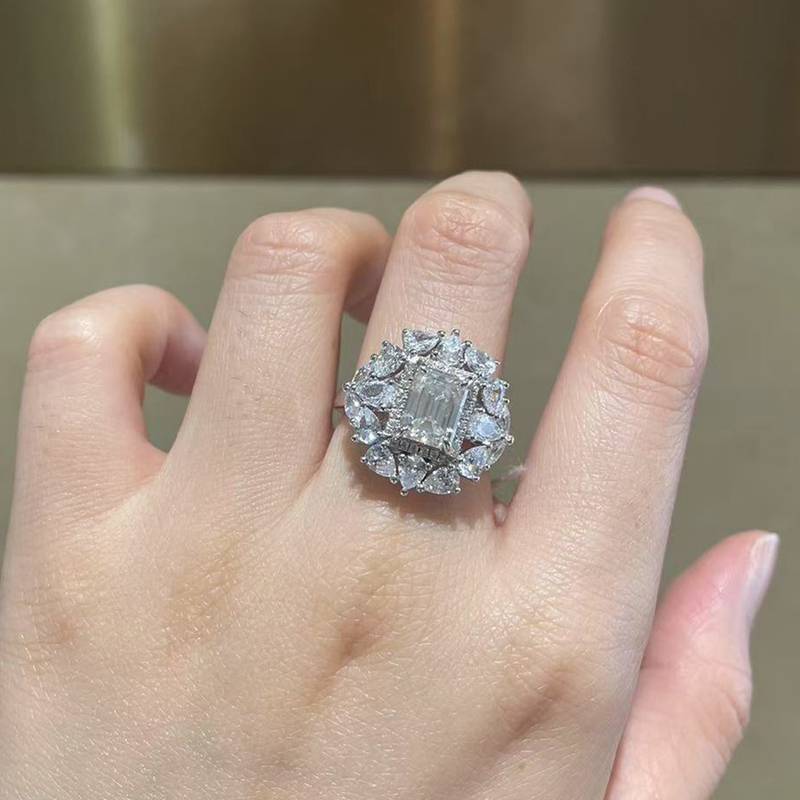豪华款梨形小钻围镶方钻Women's RingS925银镀白金定制选款主石Moissanite1.5ct/副石高碳钻